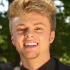 Meet your Posher, Monica